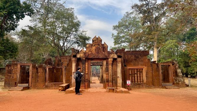 Siem Reap Taxi to Banteay Srei temple & Kbal Spean