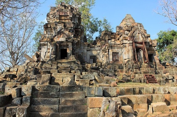 Ek Phnom temple